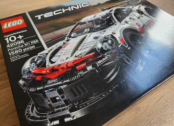 LEGO Technic Porsche 911 RSR 42096 - 2