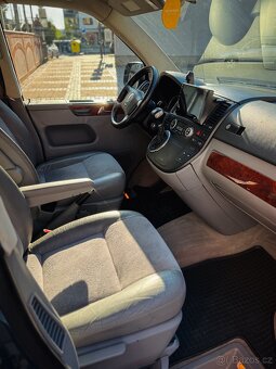 VW Multivan 2.5tdi 128kw automat 7 míst k pronájmu - 2