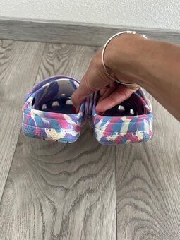 Crocs j1 - 2