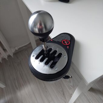 Thrustmaster T248 + Thrustmaster TH8A - 2