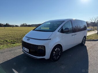 Hyundai Staria Luxury 4x4, panorama, tažné, jen 10 tisíc km - 2