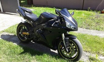 Yamaha R1 2004 - 2