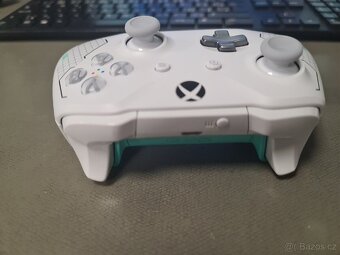 Xbox One Wireless Controller Sport White - 2