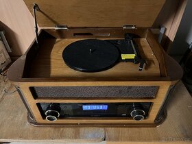 Rádio s retro vzhledem ION Complete LP - 2
