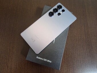 Samsung S25 Ultra 512GB + pojištění - 2