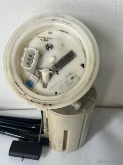 Palivové čerpadlo BMW 5 E60 E61 6 E63 E64 - 2