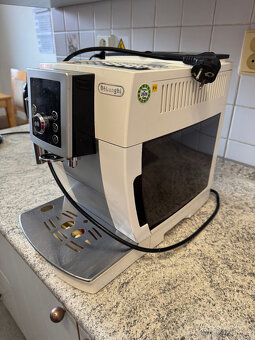 Kávovar delonghi - 2