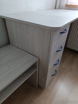 Stůl se skříňkou s šuplíky - 2