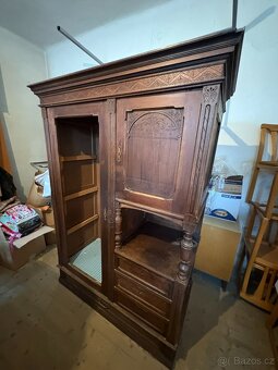 Starožitná skříň po restaurování - 2