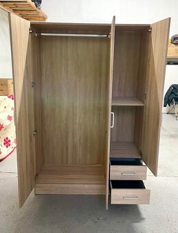 Šatní skříň - 2