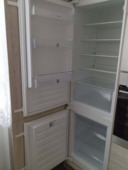 Lednička s mrazákem Whirpool - 2