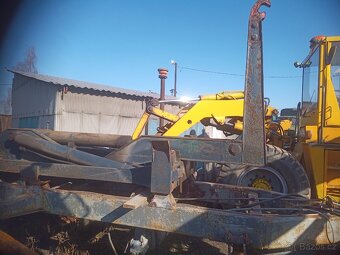 Hákový nosič kontejnerů - 2