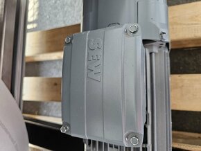 Prodám výtah s motorem a válečky - 2