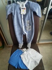 Oblečení nové - 2