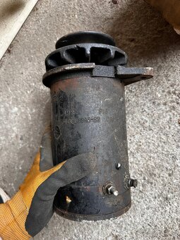 Originální sovětské dynamo G12 - 2