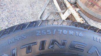 Continental crosscontact 255,70 R16  111T - 2