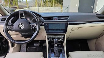 Škoda Superb 2.0 TDI Laurin & Klement - panorama - 2