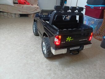 Elektrické autíčko pro děti Toyota Tundra - 2