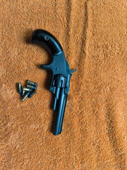 Historický revolver Smith & Wesson SA . 22short - 2