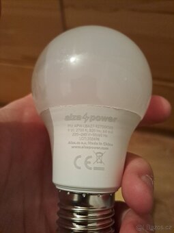 LED žárovky 9W (ekvivalent 60W) - sada 6 kusu zavit E27 - 2
