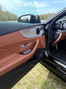 Mercedes-Benz E400 4MATIC - 2