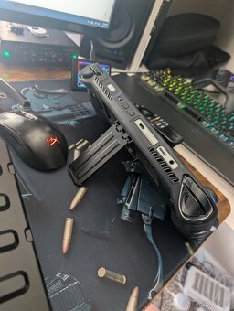 Asus ROG Ally Z1 Extreme S 2TB NVMe, pouzdro Dbrand Killswit - 2
