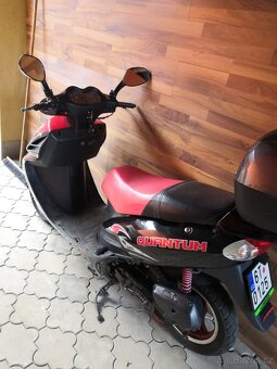 Skutr zipp 50ccm naj. Jen 3200tkm - 2