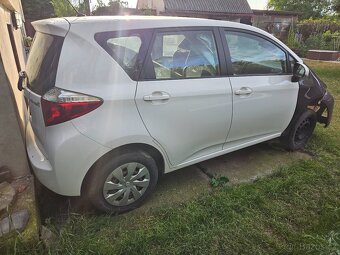 Toyota verso S 1.33 r.v2012 - 2
