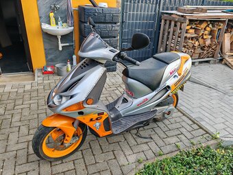 Španělský skútr Derbi Predator 50ka - 2
