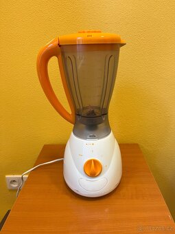 Bílo-oranžový mixér - 2