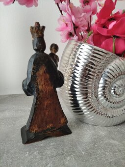 Stará dřevěná socha - 2