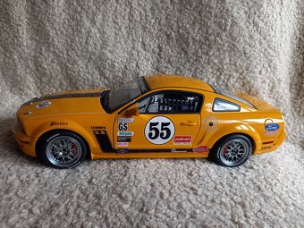 Prodám Ford Mustang GT - 1:18 -AutoArt,použitý,limitovaný - 2
