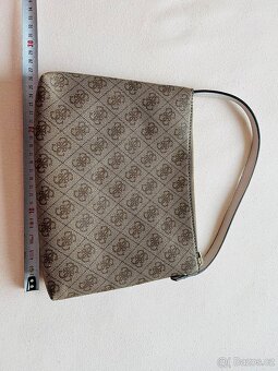 malá dámská kabelka Guess - 2