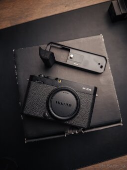 Fujifilm X-E4 - Top stav - 2