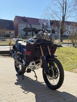 Yamaha tenere 700 world - 2