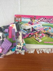 Lego cherry karavan - 2