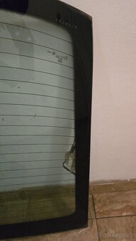 Zadní okno Audi A8 D3 - 2