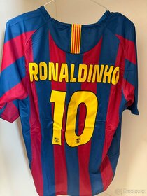 Fotbalový dres / Ronaldinho 10 / FC Barcelona - 2