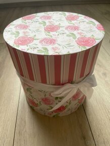 Kulatá papírová krabice / box s květinami - 2