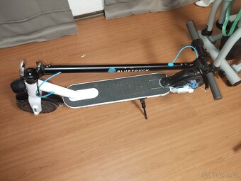 Elektrická Koloběžka Bluetouch 250 - 2