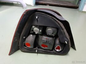 Rover 25 benzin 1.4 - pravé zadní světlo - 2