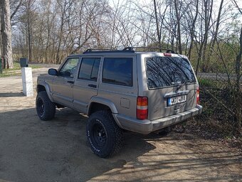 Jeep Cherokee XJ - 2