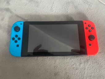 Nintendo switch celý set i s krabici (vše originální) - 2