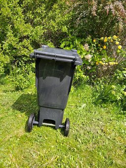 Prodám plastovou popelnici 60l. - 2