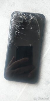 Apple iPhone XR - 2