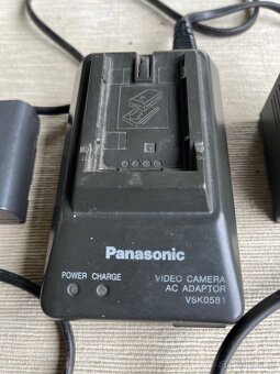 Nabíječka Panasonic - 2