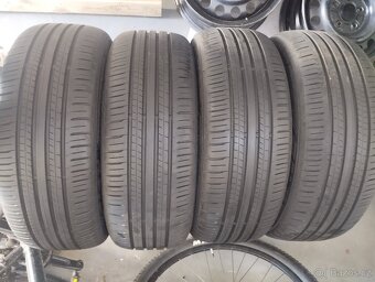 Pneu 215/50.R18.-92V.Zanovni - 2
