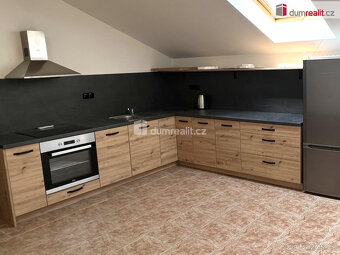Pronájem podkrovního bytu 2+kk – Kolín Zálabí, ul. Štítného - 2