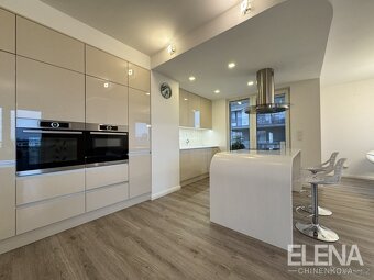 Pronájem bytu 4+kk 128 m² Zvěřinova, Praha - Strašnice - 2