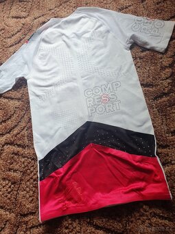 Běžecké/cyklistické tričko Compressport, dámské vel. S. - 2